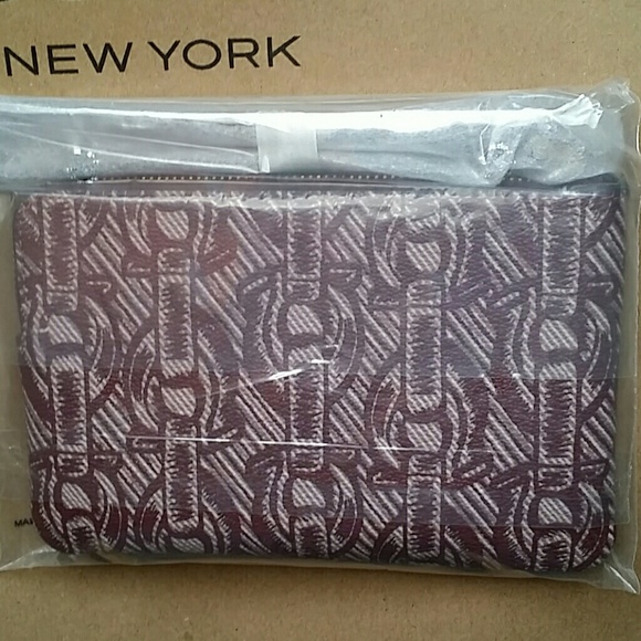 ✅ NEW WITH TAGS❗️COACH CORNER ZIP WRISTLET ✅  - Picture 8 of 9